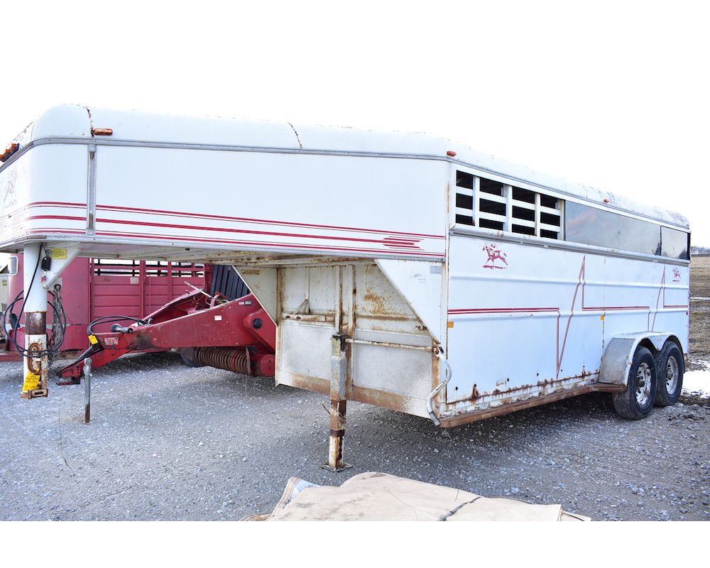 1996 Arrowhead 18' GN livestock trailer - Walter Deming Estate